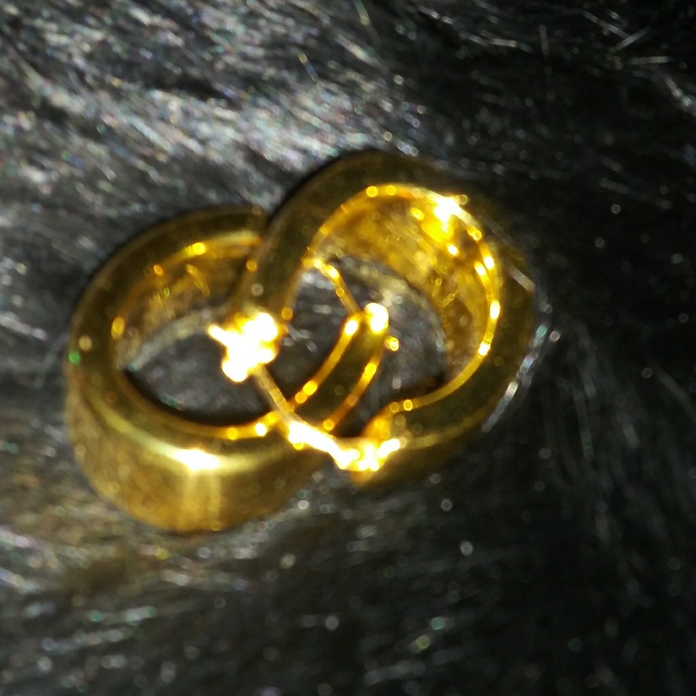 14 kt Gold hoop earrings